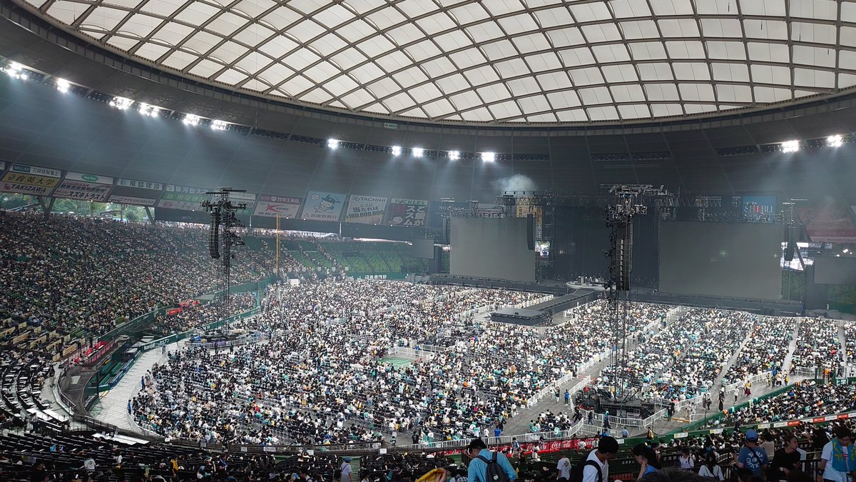 jumpeiny's tweet photo. BUMPドームツアー2日目
いつもながら昨日とセトリが違うのすごいな
#BUMPOFCHICHEN 
#SpheryRendezvous https://t.co/BCDHWsAGL3