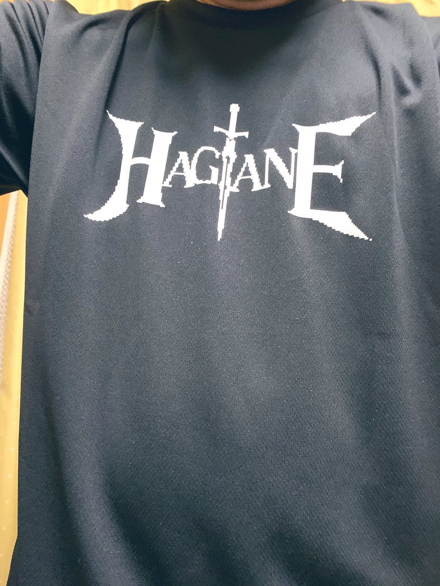 ただいま世界

今日友達とHAGANEのLIVE行って来ました！
めちゃくちゃ盛り上がって楽しくて最高だったー😆✨
LIVE前に久しぶりに大須をぶらり散歩。
やっぱり日曜日は人多いね😆

#HAGANE
#フォロバ100