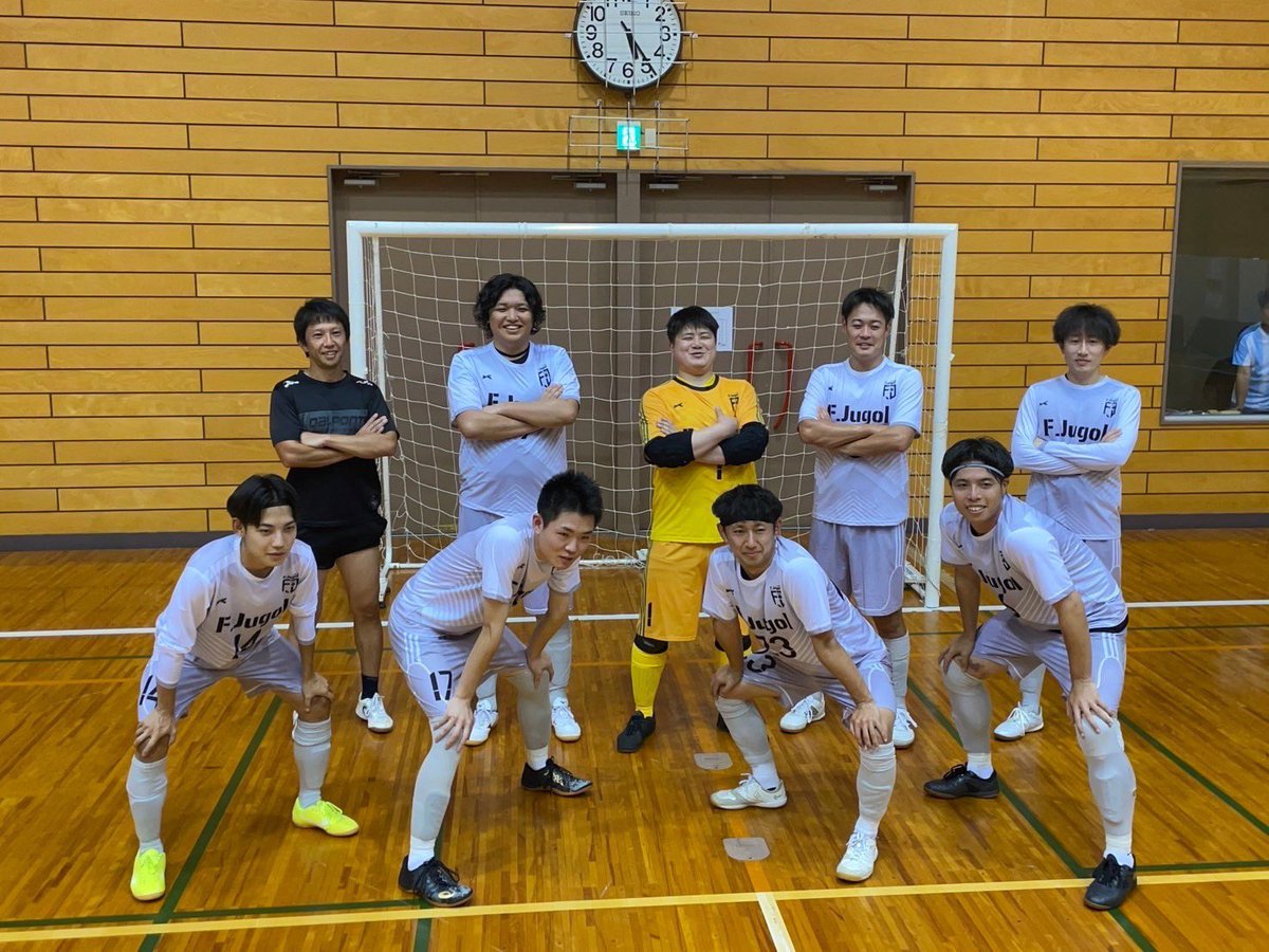 公式戦第4節にて初の勝ち点を取る事ができました！

今までフットサルやってて初めての勝ち点なのでほんとに嬉しいです😭
これから勝ち点3を取れるように練習頑張って行きます！！⚽️