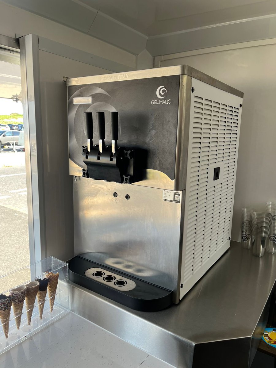 cater2equipment's tweet photo. 💜 Emergency repair for our customer at Portrush Airshow yesterday. Our engineer attended and fixed their Gel Matic Italia ice cream machine to get them up and running again 👨‍🔧

#cater2  #icecream #gelmatic #cateringequipmentni #icecreamvan #portrush #wecare https://t.co/X2ZIiOKxeh