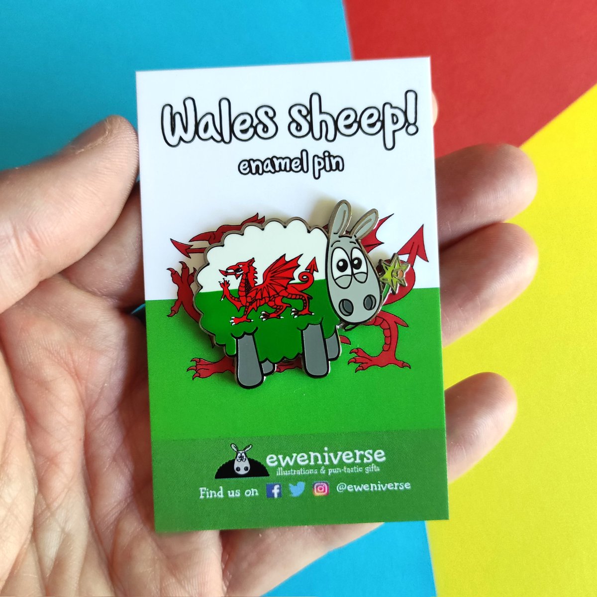 eweniverse's tweet photo. Morning #UKGiftAM #UKGiftHour 
Check out some of the puntastic sheep pin baaadges at https://t.co/H7opYETJHD

#shopindie #sheep #sheepshop https://t.co/X0mQE2dNwa