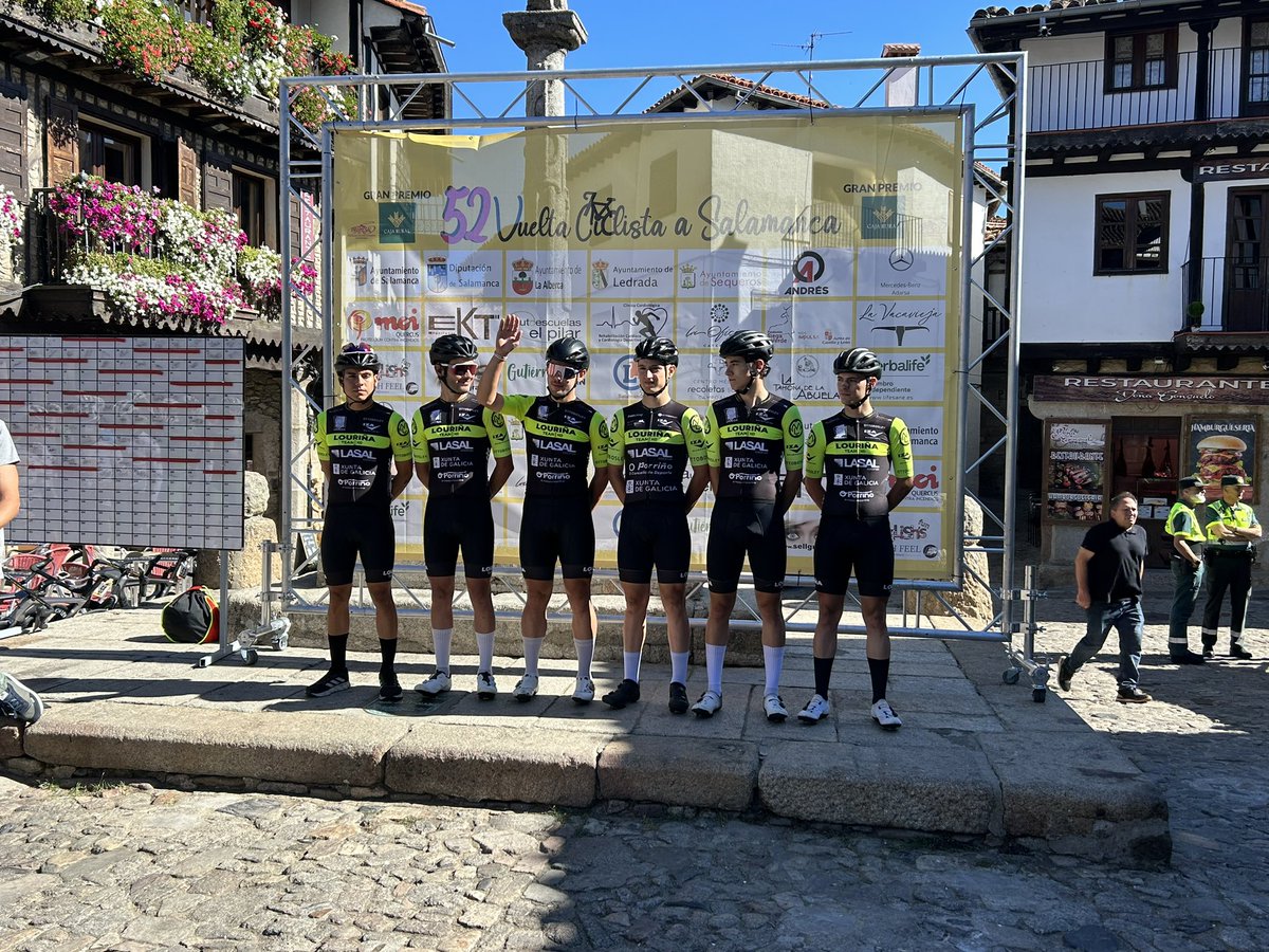 #52VueltaSalamanca 

✅ Presentados el <a href="/EquipoGomur/">Equipo Gomur</a>, <a href="/CCRiasBaixas/">Club Rias Baixas</a>, <a href="/EqFinisher/">Equipo Finisher</a> y <a href="/LourinaCycling/">Louriña Cycling Team</a>