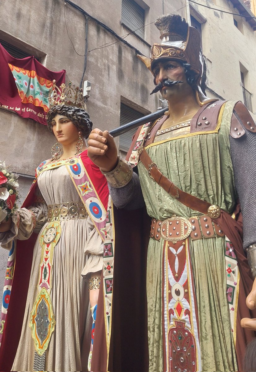 Des del Til·ler us desitgem una bona diada de la Mare de Déu del Tura, Patrona d'Olot! Ens veiem al vespre, al Seguici!