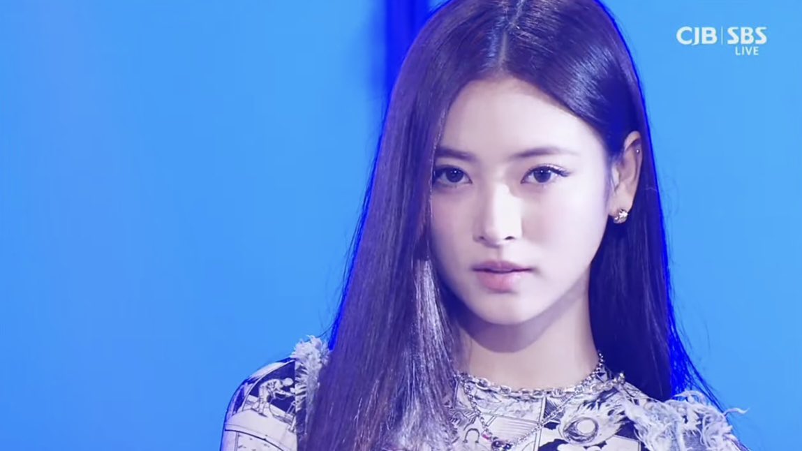 meovv アンナ　名刺 Meovv アンナ トレカ ステッカー セット エバーライン 特典 オフライン