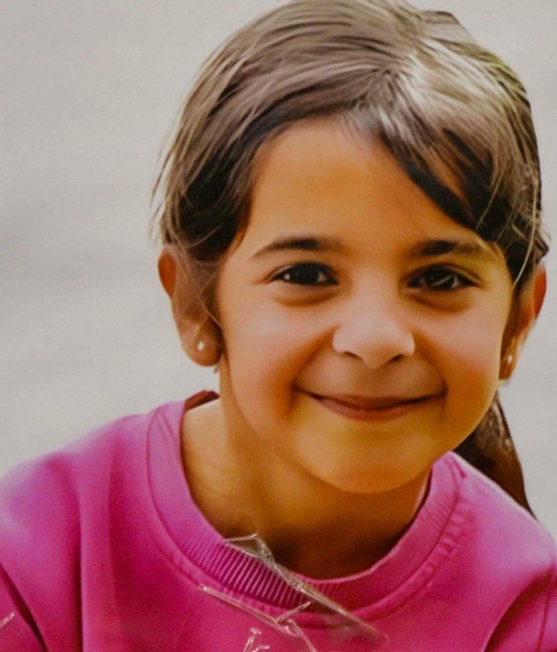 8 yaşında ÖLÜNMEZ! 
Okula gidilir 
Yaramazlık yapılır 
Ama ÖLÜNMEZ !
Elleriniz kırılsın !!
#naringuran #narinekıymışlar