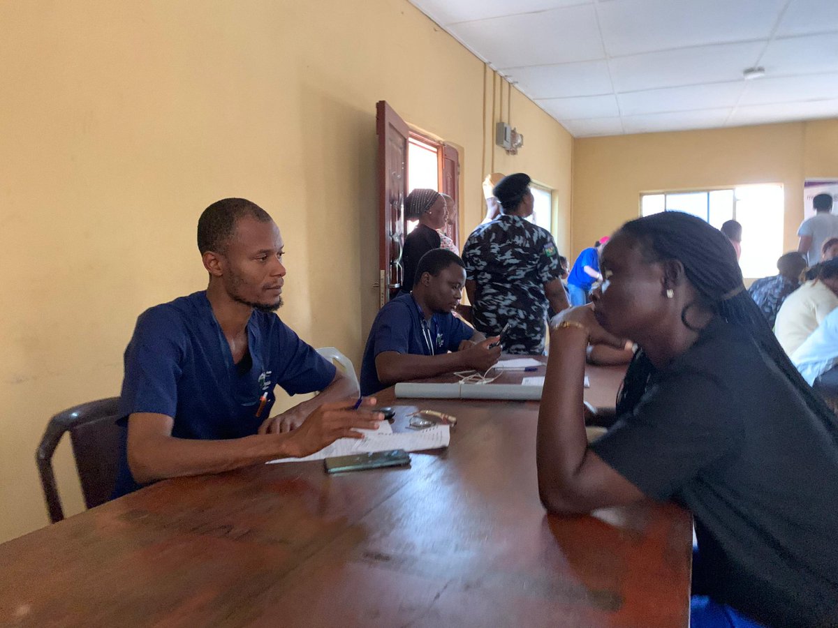 ArconIbadan2024's tweet photo. At the Medical Outreach to the Iwo Road Police Barack yesterday. Our team educated our gallant police officers on important health issues and conducted free tests and treatments. @PoliceNG @oyo_pol https://t.co/298V2HZsBP