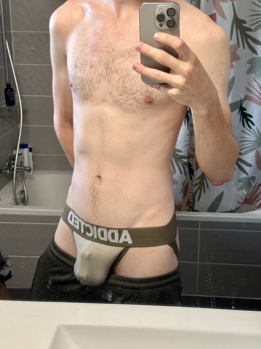 TheLockedToy's tweet photo. Who wants to spend the day (and night 😈) with me ? 😇 https://t.co/lieXEFBpFV
