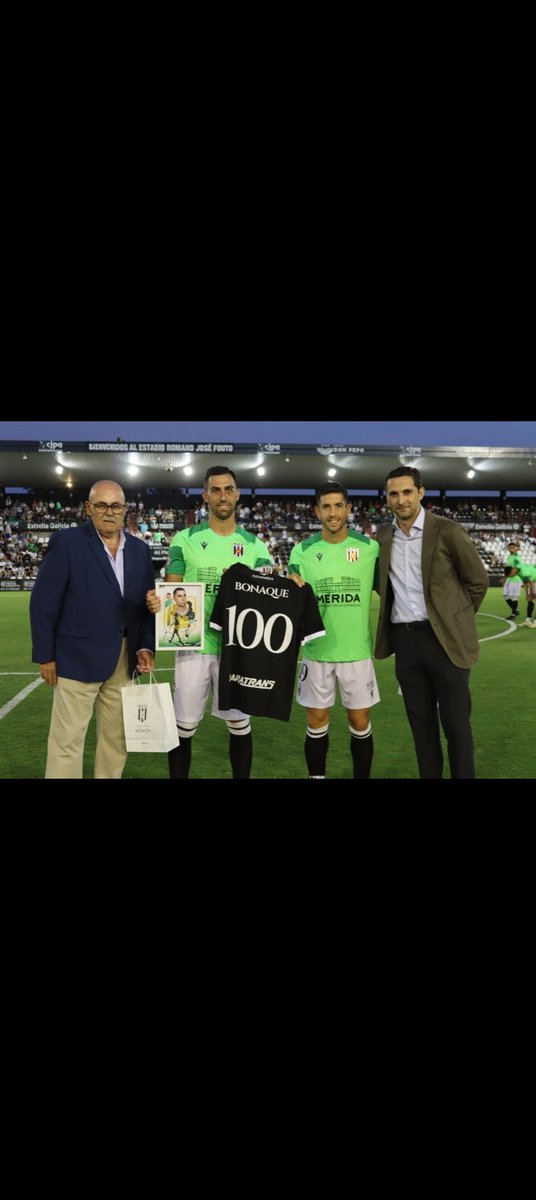 Muy feliz de poder cumplir 100 partidos con mi FAMILIA, mi CASA.
Gracias a todas las personas que han hecho posible que llegue a esta cifra con esta camiseta, con este club y con esta afición. A por más!! 💯💚🤍🖤