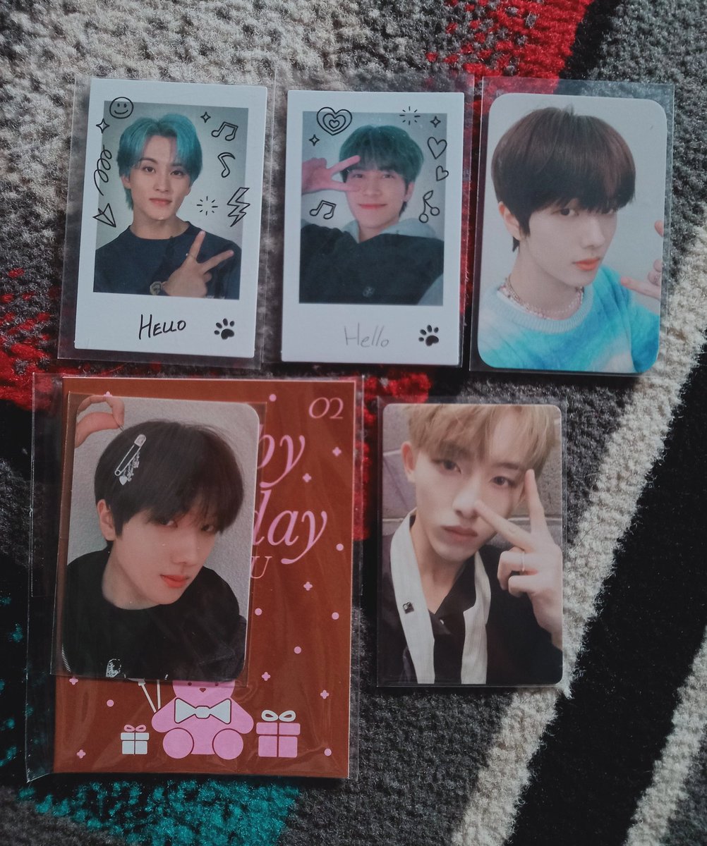 d0bbyluv's tweet photo. ada yang mau offer pc dibawah ini ga ya? udh gatau harga pasaran nya, langsung dm aja ya harga murah juga gapapa mau habisin pc krna ga keurus 

wts pc pola nct home mark hendrey blanc diva jisung nct dream jisung birthday card winwin season greetings https://t.co/0aZllI6nx0