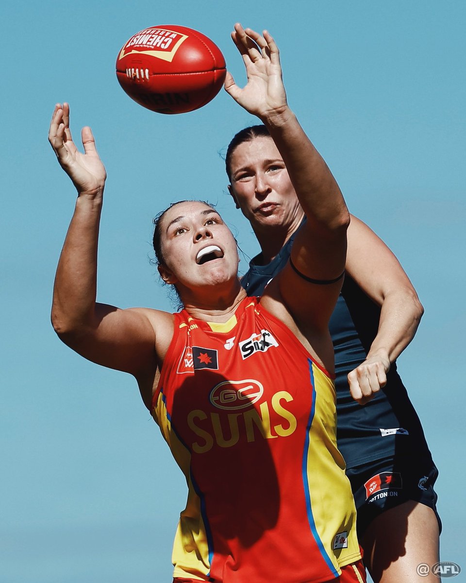 MichaelCWillson's tweet photo. Very entertaining match in FNQ with the Blues stealing the win at the death over the Suns 🙌 #AFLWSunsBlues https://t.co/UyKzcGsYdt