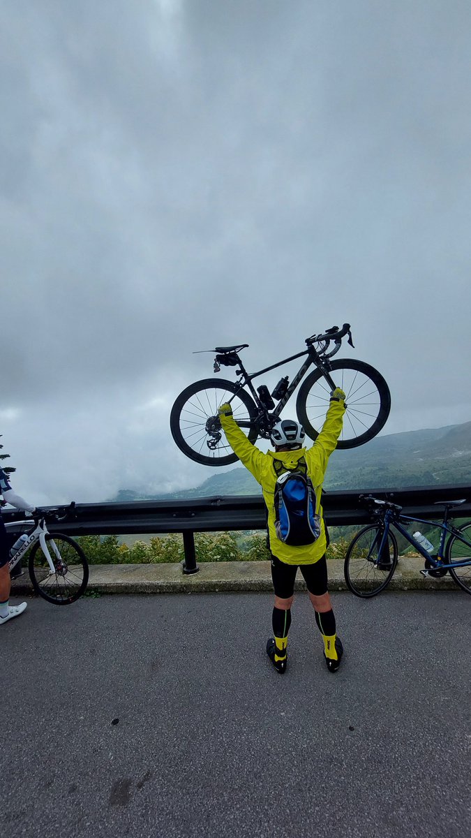 tadashi9150's tweet photo. 今日は初志賀高原ヒルクライム🚵♀️
Newタイヤ.チューブ.バーテープにして気持ち良く走りきれました😄
ゴール後 #Crossan さんの補給食を試食させていただいて桃香(梅干).ゆず.塩.ハッカ.コーヒー.いちごをゲットしました😋
皆さんお疲れ様でした✨
#志賀高原ヒルクライム https://t.co/HBFVJfY26V