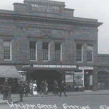 Fulham in the Past tweet media