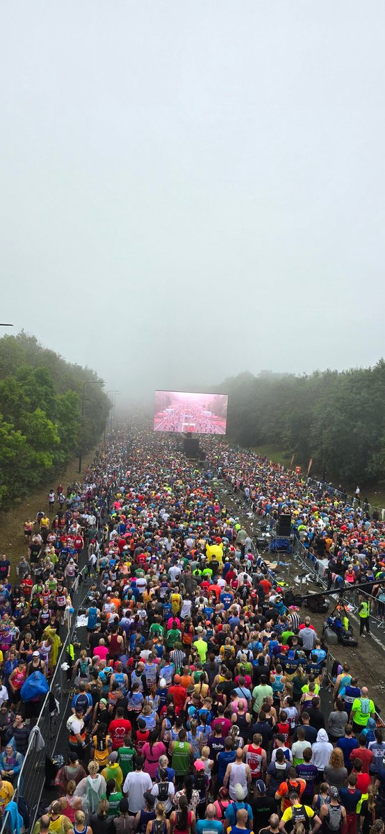 Just off <a href="/teresagroves/">Teresa</a> at the <a href="/greatruns/">Great Runs</a> #greatnorthrun. Very jealous as I'm not able to discuss it this year but total motivation for 2025