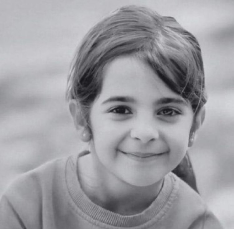 #narin 
Enerjisini mutluluğunu videolarda bizlere hissettiren minik narin güzel kızım haberlerde izledikçe içimiz sızlıyor nasıl bir caniliktir bu inşallah yapanlar fazlasıyla cezasını bulurlar. 
Yattığın yer cennet bahçelerinden olsun Güzel kızım.