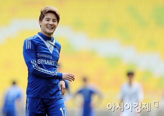 S2_XIA_'s tweet image. 추꾸하는 준수는 9년이 지나도 똑같이 행복해❤️💙