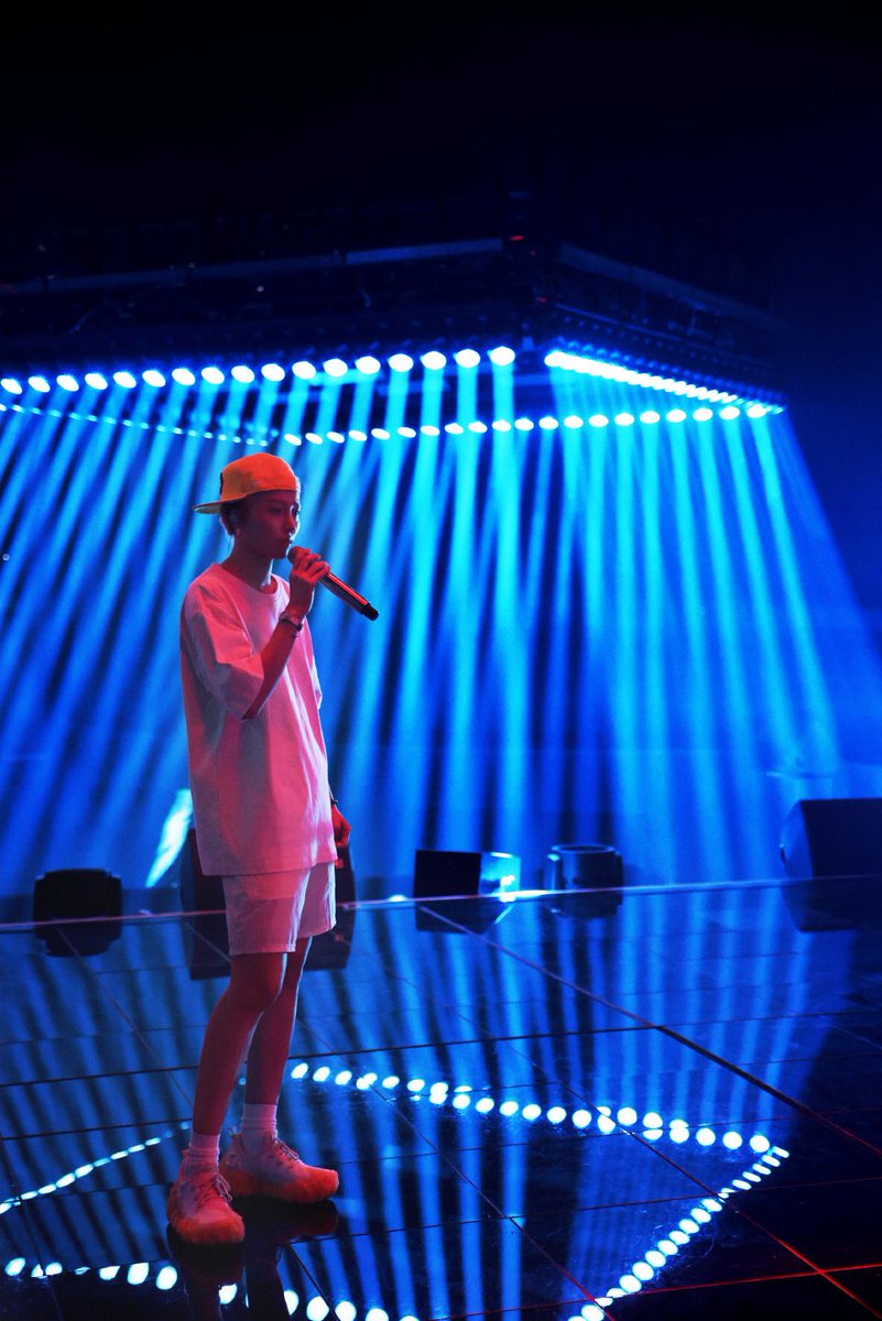 yuxinoverseas's tweet photo. Hunan Satellite TV's Sweet and Sour Night Weibo Update

XIN's stage rehearsal photos of Hunan Satellite TV's "Sweet and Sour Night"  Party

@XinLiulyx0420 
#XINLiu #LiuYuxin #刘雨昕 #หลิวอวี่ซิน https://t.co/cfdrciebgM