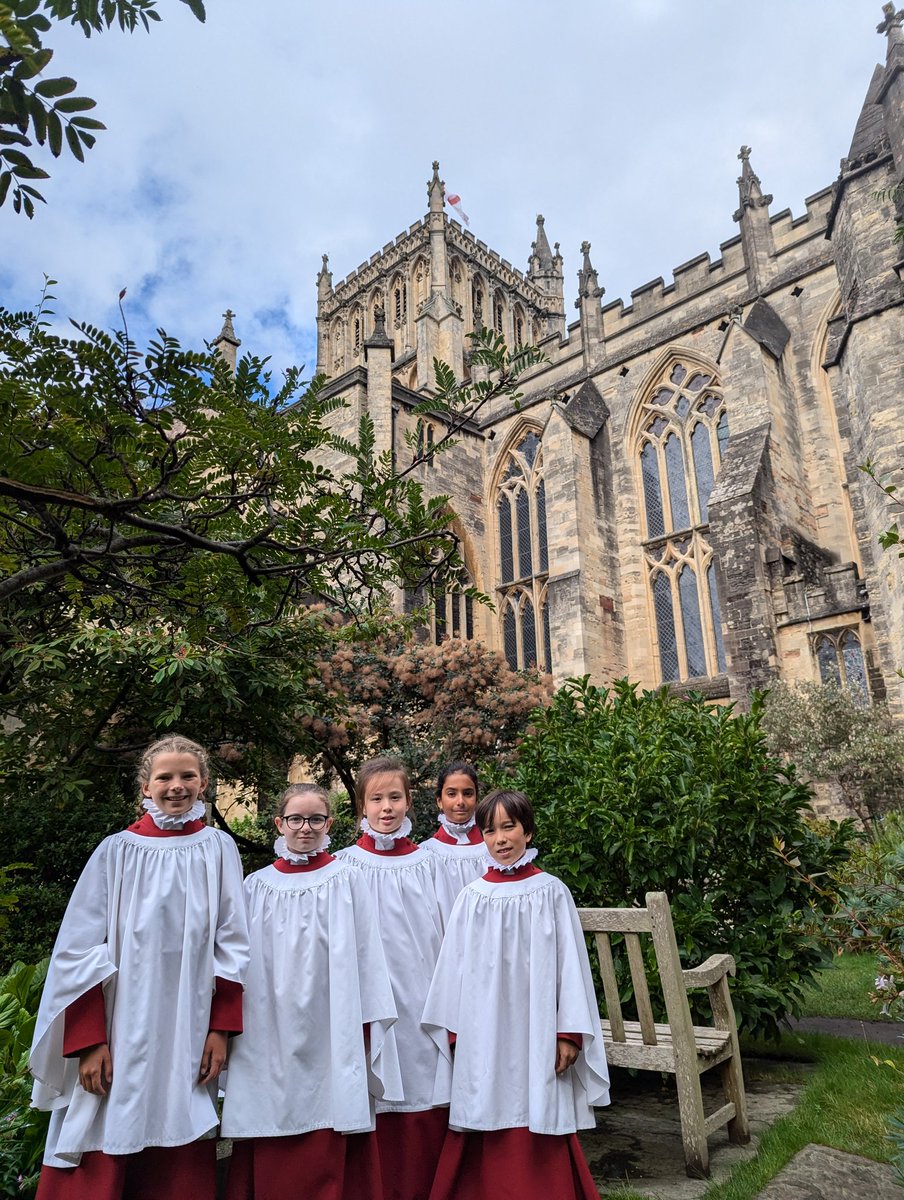 This morning we welcomed back our Cathedral Choir for their first service of term. 

At the service the Dean admitted new choristers (five of whom pictured here) and new senior choristers were awarded medals. 

We give thanks for the gift of music in this place.