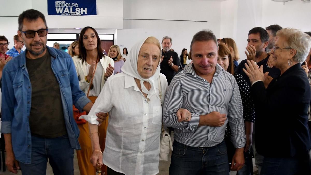 Hoy nos toca despedir con profundo dolor a nuestra querida Herenia, luchadora incansable por los derechos humanos en nuestro país, y emblema de nuestra ciudad.

Seguiremos luchando por la Memoria, la Verdad y la Justicia, con tu nombre como bandera 🤍