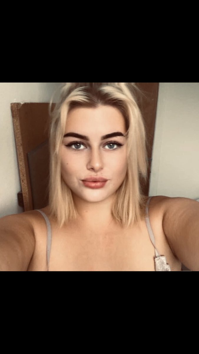 Do you think I’m pretty x x. 
#horny #sexygirls #scottish #buyingcontent #uksellers