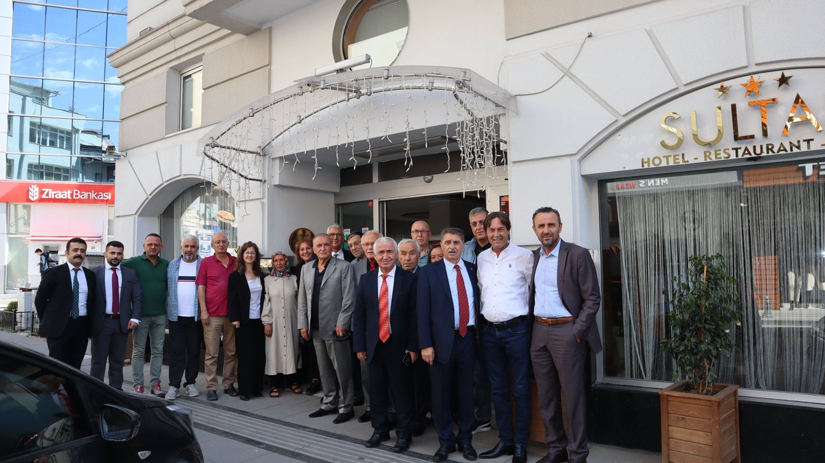 Sivas Kongresi’nin 105. yılında “Modern Manda ve İşgale Hayır” demek için Sivas’taydık.

Türkiye’nin dört bir yanından gelen gönüldaşlarımız ile tanıştık ve hasbihâl ettik.

“Modern Manda ve İşgale Hayır” başlıklı panelimizde birbirinden kıymetli hocalarımız konuşmalarını