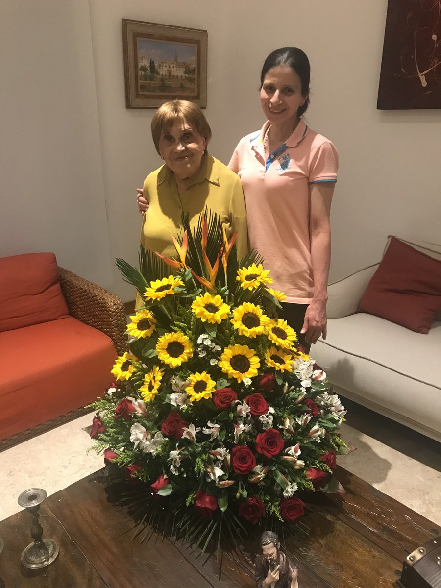 Amor, alegria, generosidad y entrega absoluta es lo que llegó al cielo contigo y permanecerá por siempre en nuestros corazones.