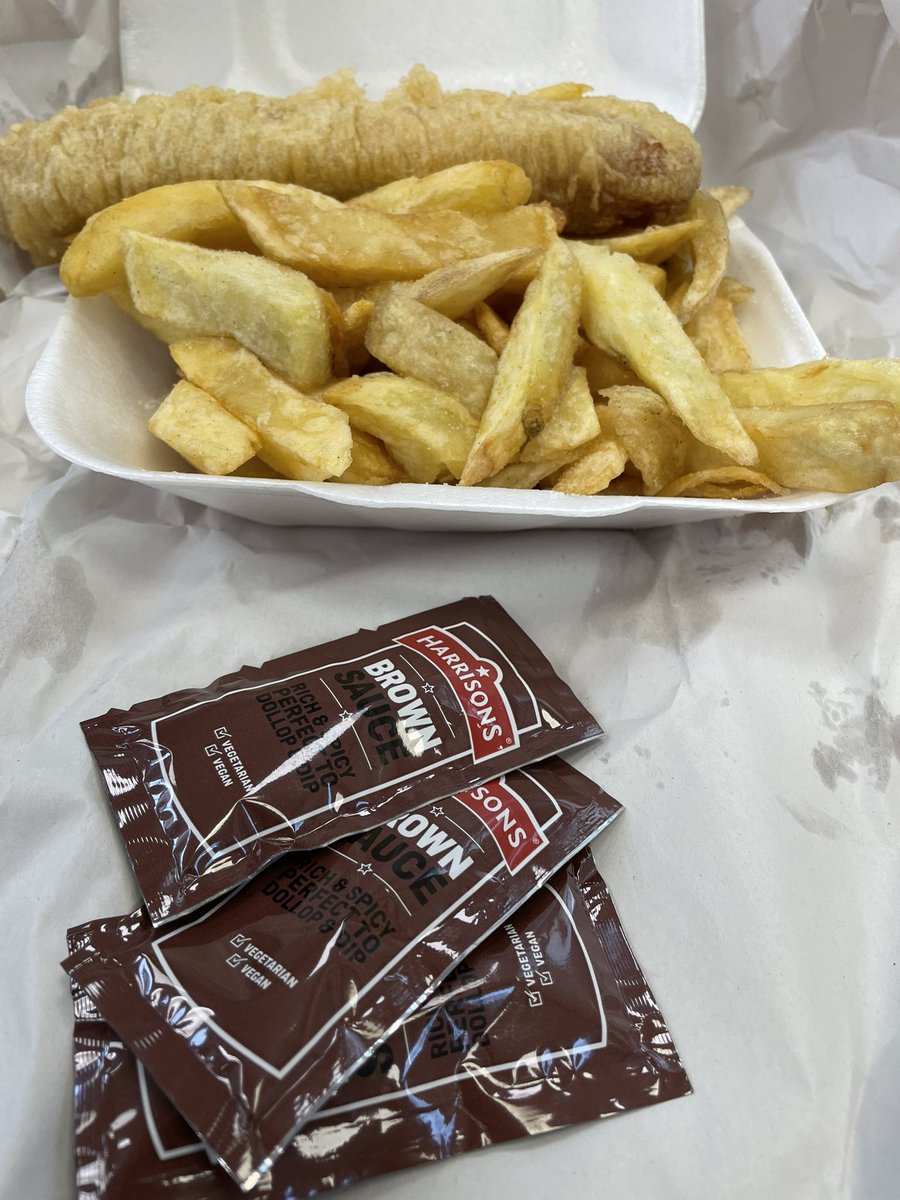 When you ask for brown sauce on your chippy in Glasgow! Disgrace 🙄😂