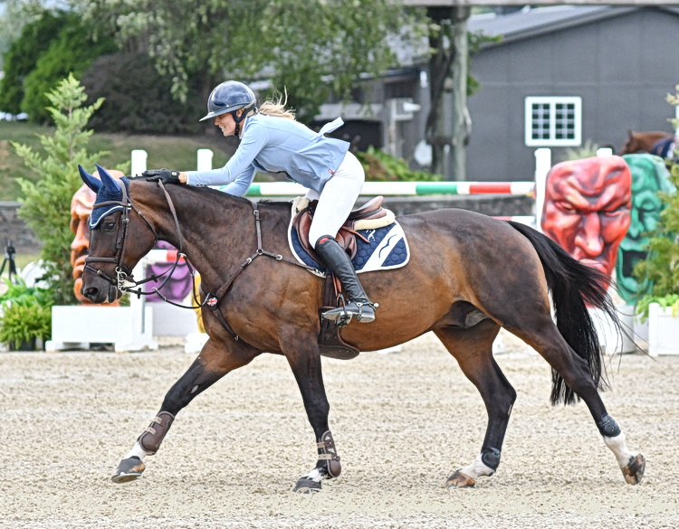 Jessica Mendoza at HITS was just one of the winners across four disciplines in Europe and North America on a wild weekend. Keep up with what's happening at nancyjaffer.com