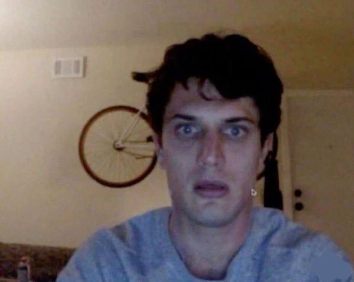 tengo la tl reventada de edshtwt.