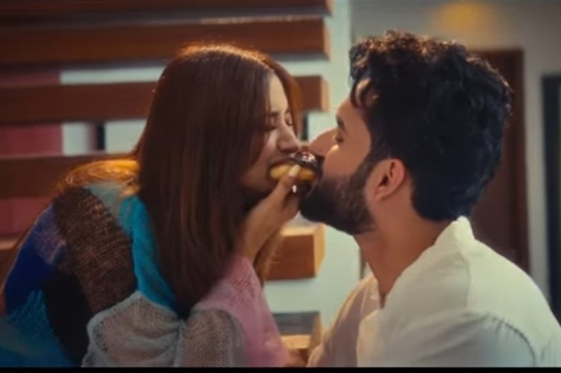 This  🍩 scene deserves 100 Likes &amp; RTs!!

1YR OF JUDAIYAAN 
#Abhiya