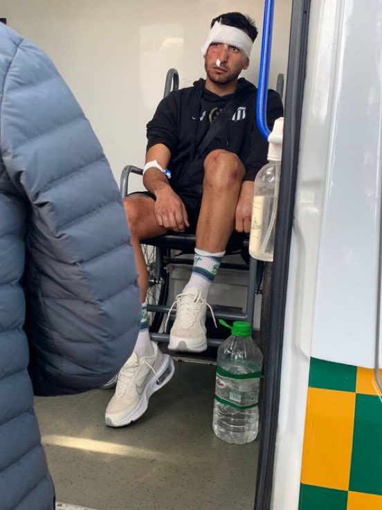 AgrielEsteban's tweet photo. 𝗜𝗡𝗗𝗜𝗚𝗡𝗔𝗡𝗧𝗘

Esto sucedió en el encuentro disputado en las acacias entre @mardefondofc y Deportivo Italiano. Así terminó Lucas Suárez futbolista de Mar de Fondo. https://t.co/64HXpImDsb