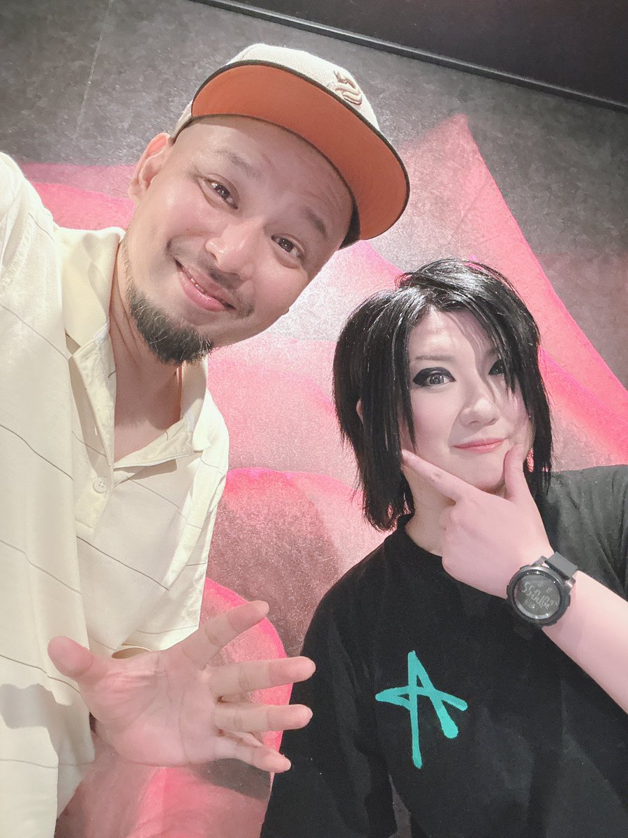 NARUN_0526's tweet photo. 続いてmckj from こりゃめでてーなさんと！

面白さの中に強いメッセージ性のあるヒップホップ・ラップを完璧なクオリティーで聴かせてくださいました！！👏🏻✨
めちゃくちゃ面白くてかっこよかったっす…！！

耳に残るリズムとコール&amp;レスポンス、HAGE!!!!! https://t.co/wvMChSf0X3