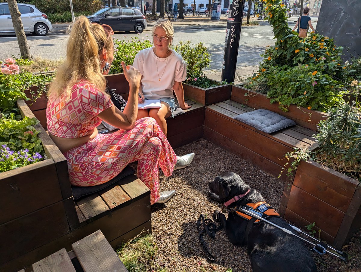 TheHumanLibrary's tweet image. Another great Sunday at the Human Librarys Reading Garden in Copenhagen. Joined by readers from as far away as South Korea and Seattle. We really appreciate the interest. Join us next Sunday for another afternoon with open books. #UnjudgeSomeone #HumanLibrary