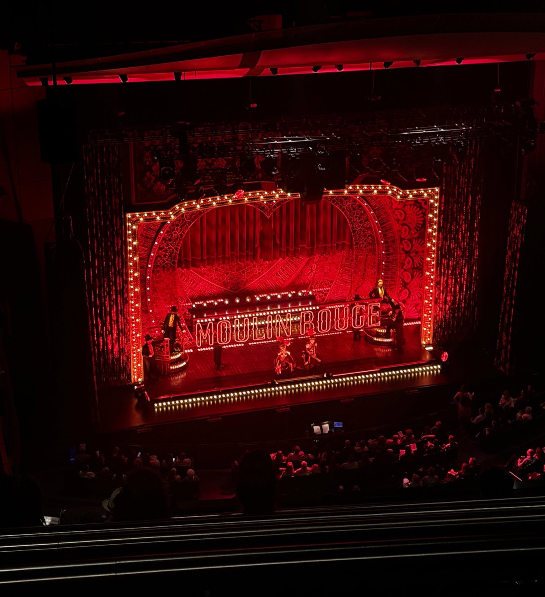 El Moulin Rouge Broadway Show lo es Todo!!