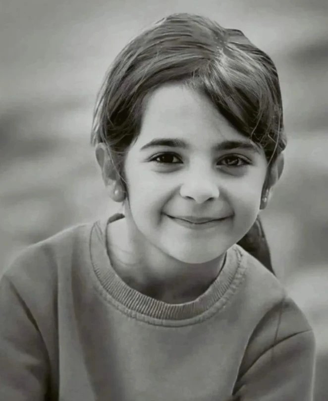 Ne amca baba yarısıdır ne de teyze anne yarısı. Hatta bazen ne baba,babadır; ne de anne annedir ama çocuk, hep çocuktur    #narindahaçocukdu....!