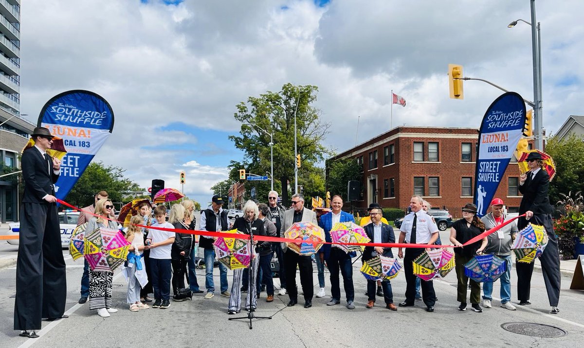 RudyCuzzetto's tweet photo. Great turnout at the @liuna183 Street Shuffle, part of the 26th annual Southside @ssshufflepc Blues and Jazz Festival in #PortCredit this weekend. #MississaugaLakeshore #ShuffleON
Read more:
https://t.co/RCG2D6unKu https://t.co/hbe8xFCb6r