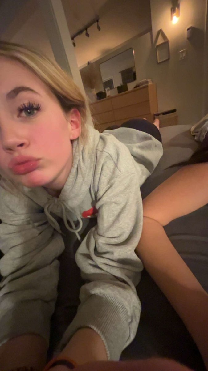 SnowBoppers's tweet photo. This t33n just went into 8th g____ this year which means she'll be graduating m_____ s_____ in the spring🐰❄️

She's been watching blacked since 6th and now she's sending pics like these to the black boys in her school♠️

The only logical next step is to get blacked🥳♥️ https://t.co/wVP79SzZBA