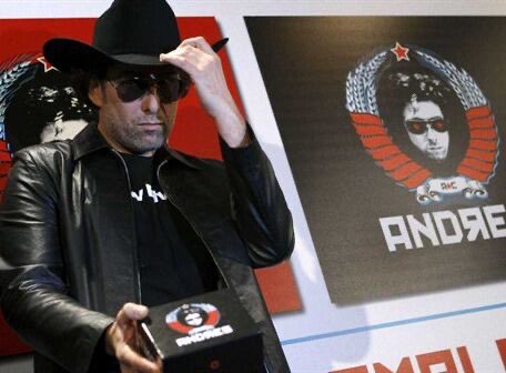 autisticshitbag's tweet image. He aqui archivos de la gira de Andres Calamaro en 2008.. Momentos previos al lanzamiento del osado proyecto que se titularia como “Obras incompletas” donde nos trajo un disco sextuple con montones de grabaciones de distintos años.. Como no va a ser lo mejor la musica?