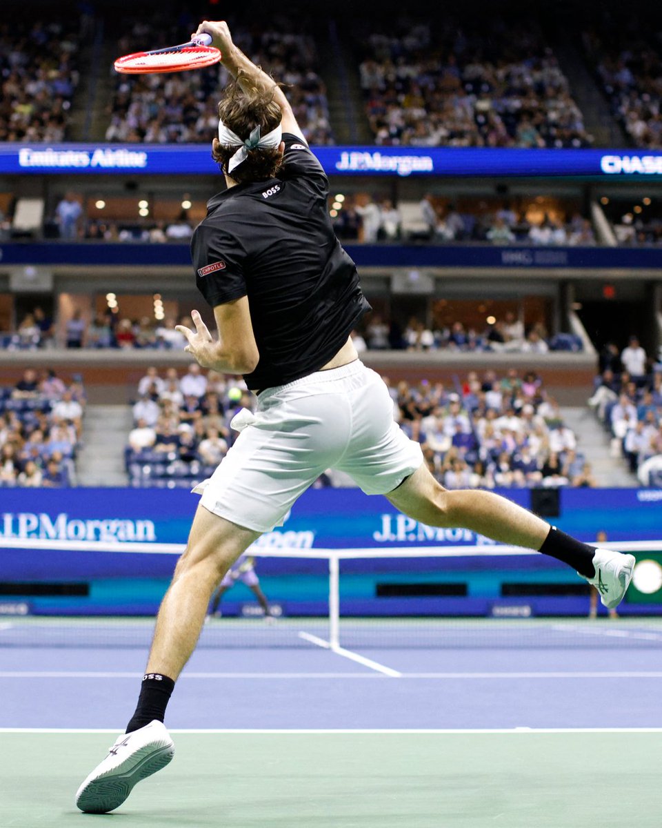 usta's tweet photo. It's almost time for the finale 🏆 @usopen https://t.co/U7Tv5KO6ng