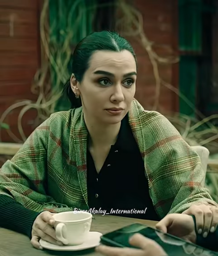 DanutaWioletta's tweet photo. How wonderful is the color saturation and expressiveness of the works.
The person creating these works has a high level of IT skills and is also an Artist.
#KuşUçuşu #Asfer #BirceAkalay #Birce #Shorts #SiyahBeyazAşk #Sba #Lalekiran #Mezarlik
👇❤️
https://t.co/7bAopsXDWs https://t.co/lvCh0fkUxD