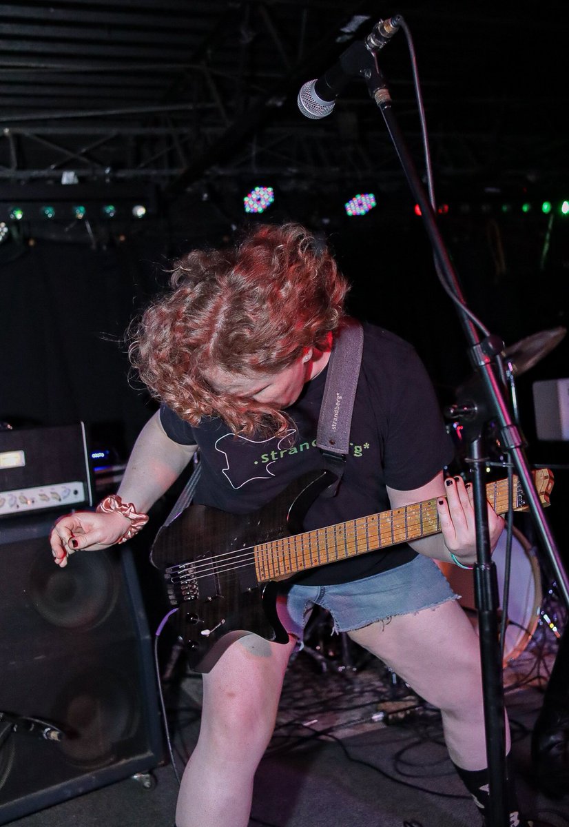 maxmobarry's tweet image. Smelling my own hair like I own the damn place.

Last big tour of the year coming up fast @flummoxband