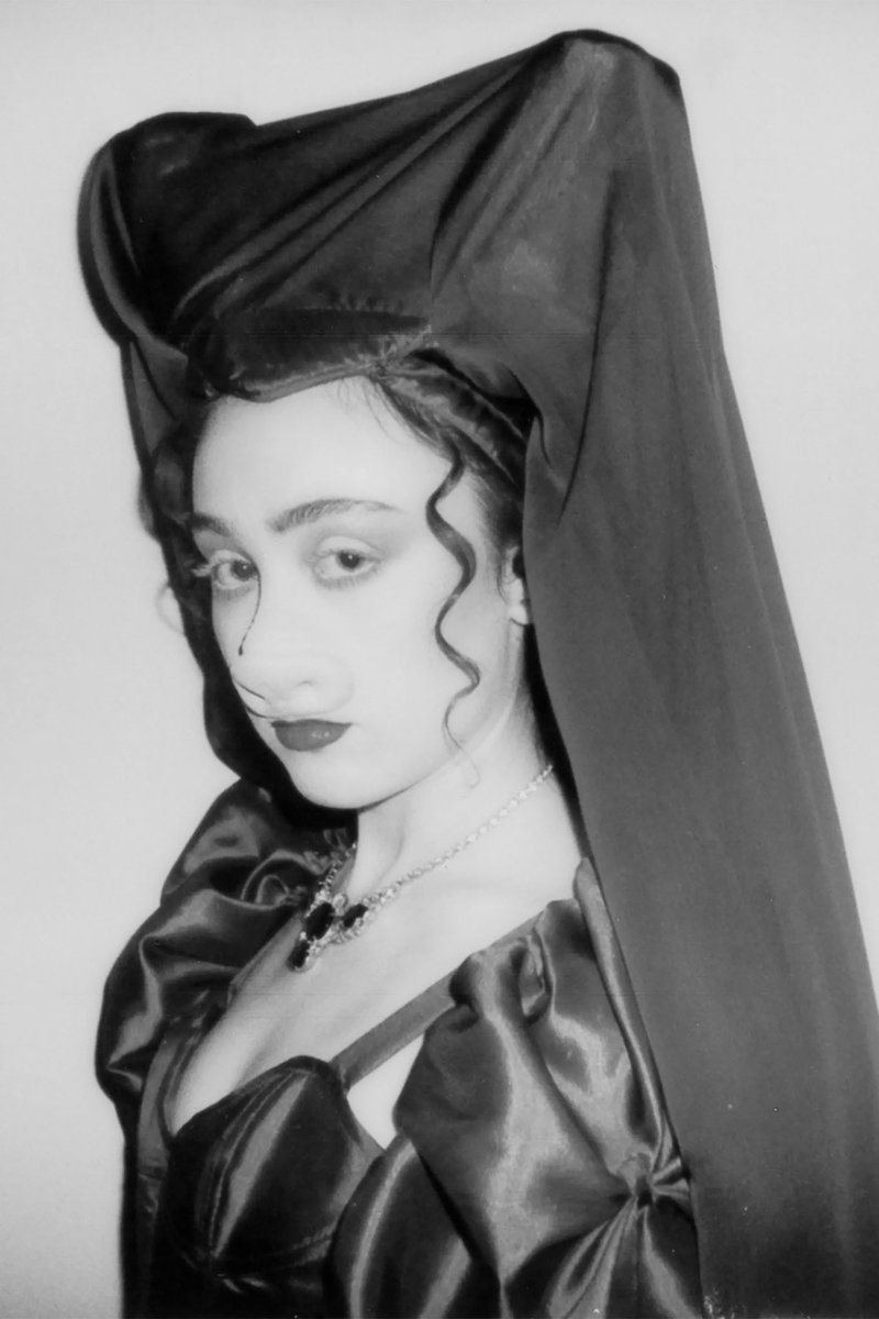 bec 🌙 tweet media