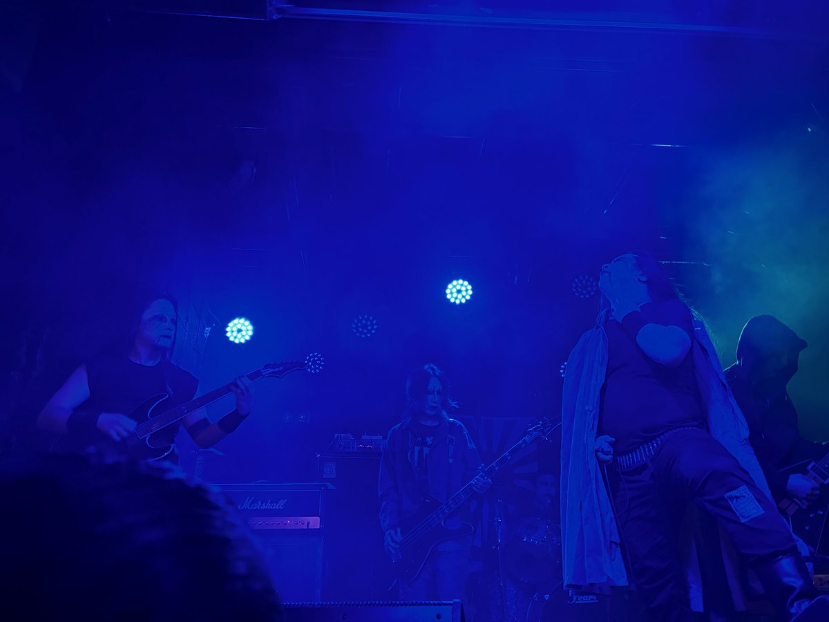 emerald_sowrd's tweet photo. Black Sacrifice Vo.30

Infernal necromancyがLIVEを
やって頂けるだけで私は
嬉しすぎてたまらないです。

まさか
Black wolf warが生で聞けるとわ…｡ https://t.co/XKDoQzsDNl