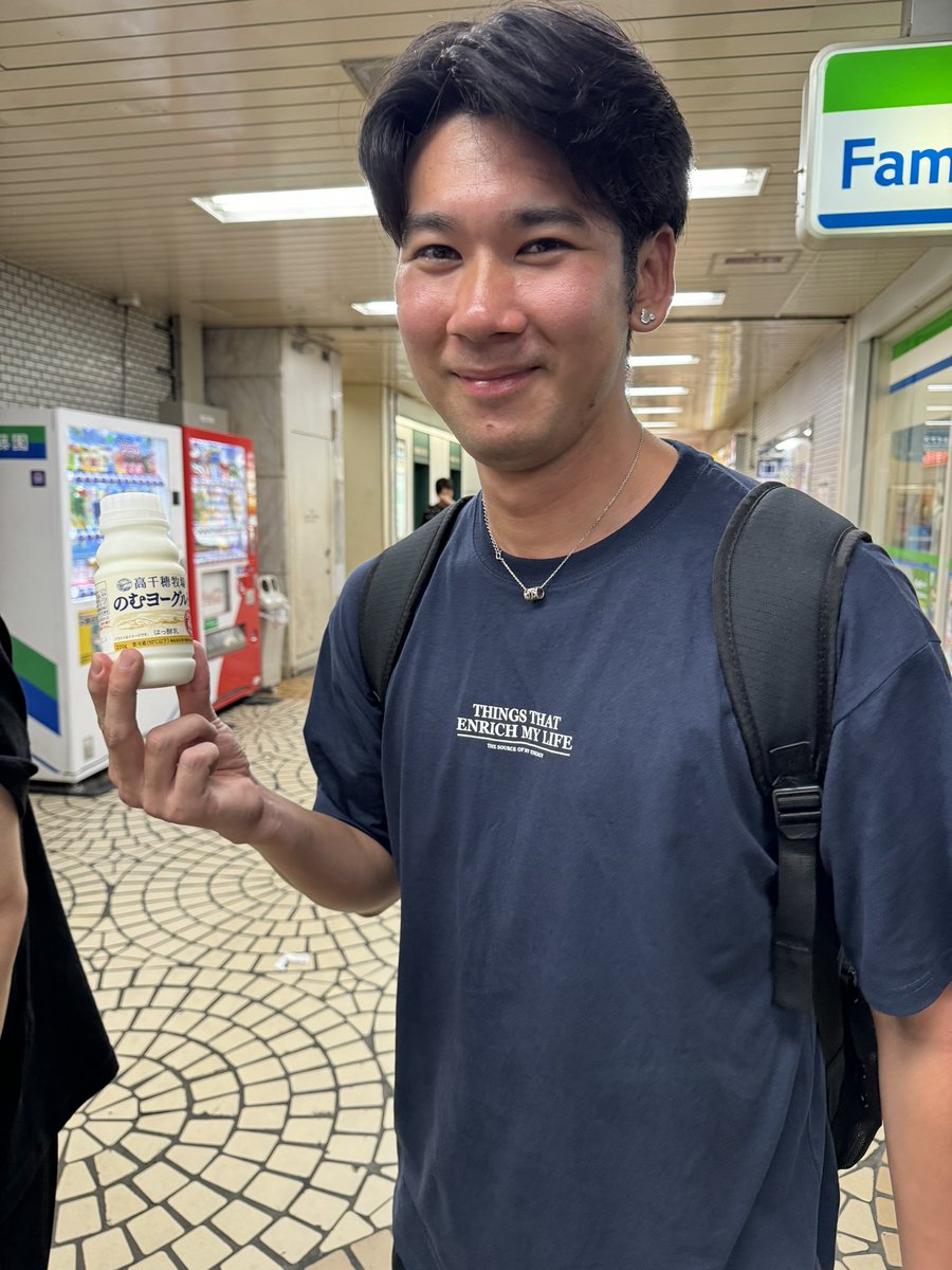 Today's English post day231

Today's birthday boy.
Please send FRICA him.
He will be happy.

Thanks.

Please follow me.
Please repost.