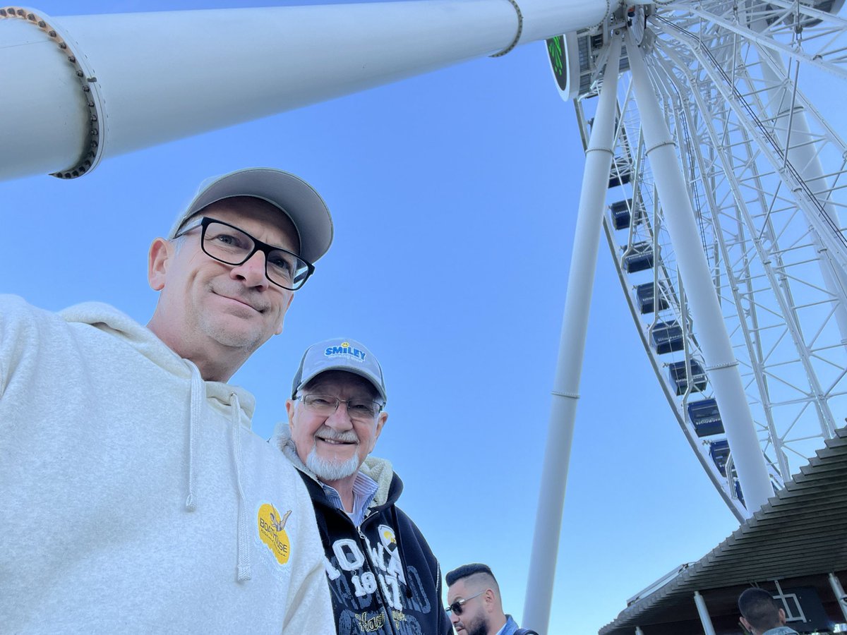smileyradioshow's tweet image. We road the big wheel on navy pier yesterday! @NavyPier #chicsgo