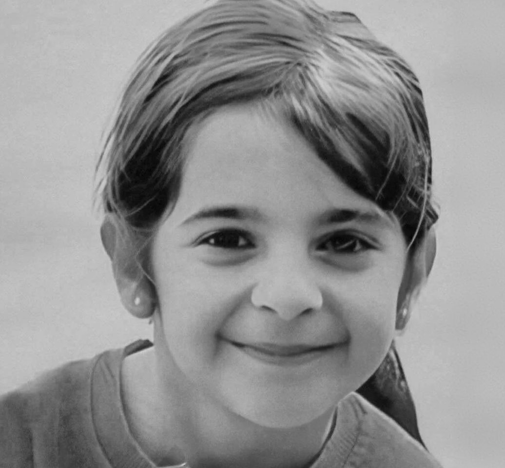 Sözün bittiği yerdeyiz! Hiçbir cümle bu acıyı tarif edemez! #Narin

Bu korkunç olayın faillerinin hak ettikleri cezayı adalet önünde almalarını temenni ediyoruz.