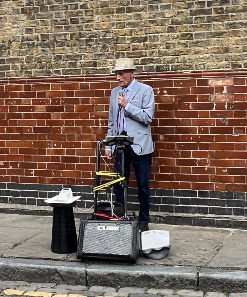 MsGasometer's tweet photo. @iamNathanMoore is this your dad?!! #columbiaroad https://t.co/XyAhMYM8gZ