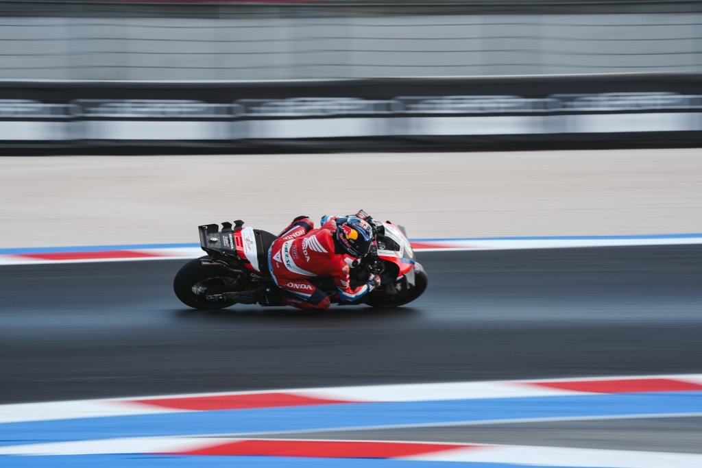 Stefan Bradl (@stefanbradl) on Twitter photo #SanMarinoGP Race 🏁
First points with 🅿️1️⃣4️⃣ in a crazy race
#SB6 with #HRCTestTeam at <a href="/circuitomisano/">Misano World Circuit</a>
#SHOEI
#Dainese
#RedBull #SanMarinoGP Race 🏁
First points with 🅿️1️⃣4️⃣ in a crazy race
#SB6 with #HRCTestTeam at <a href="/circuitomisano/">Misano World Circuit</a>
#SHOEI
#Dainese
#RedBull