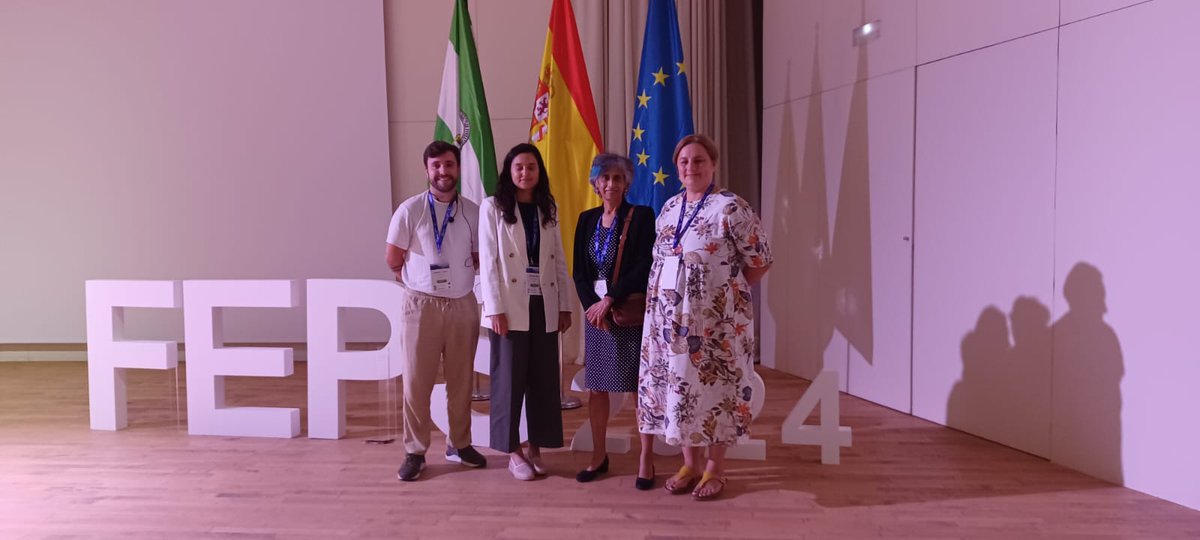 Some pictures from the  Meeting of the Federation of EU Physiological Societies in  Granada, where Arti Ahluwalia and Elena Grasselli organized  the symposium 'New in silico and in vitro approach methodologies for  designing physiologically relevant models of human tissues'
#3R