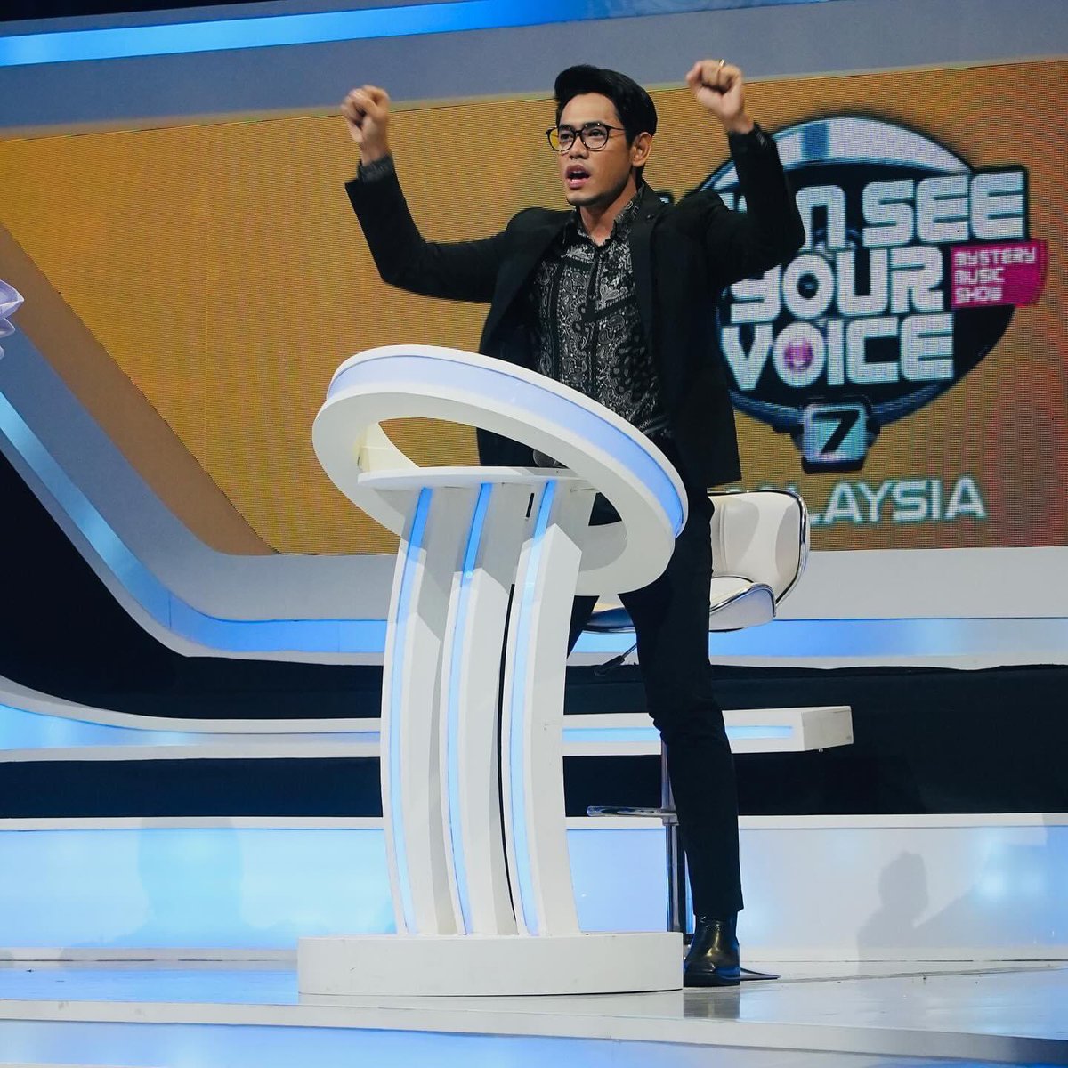 tv3malaysia's tweet photo. Khai Bahar kalau nyanyi lagu apa pun memang cair kan dengor 🫶🏻 

#ICSYVMY7 https://t.co/4FQbVr4UQ8