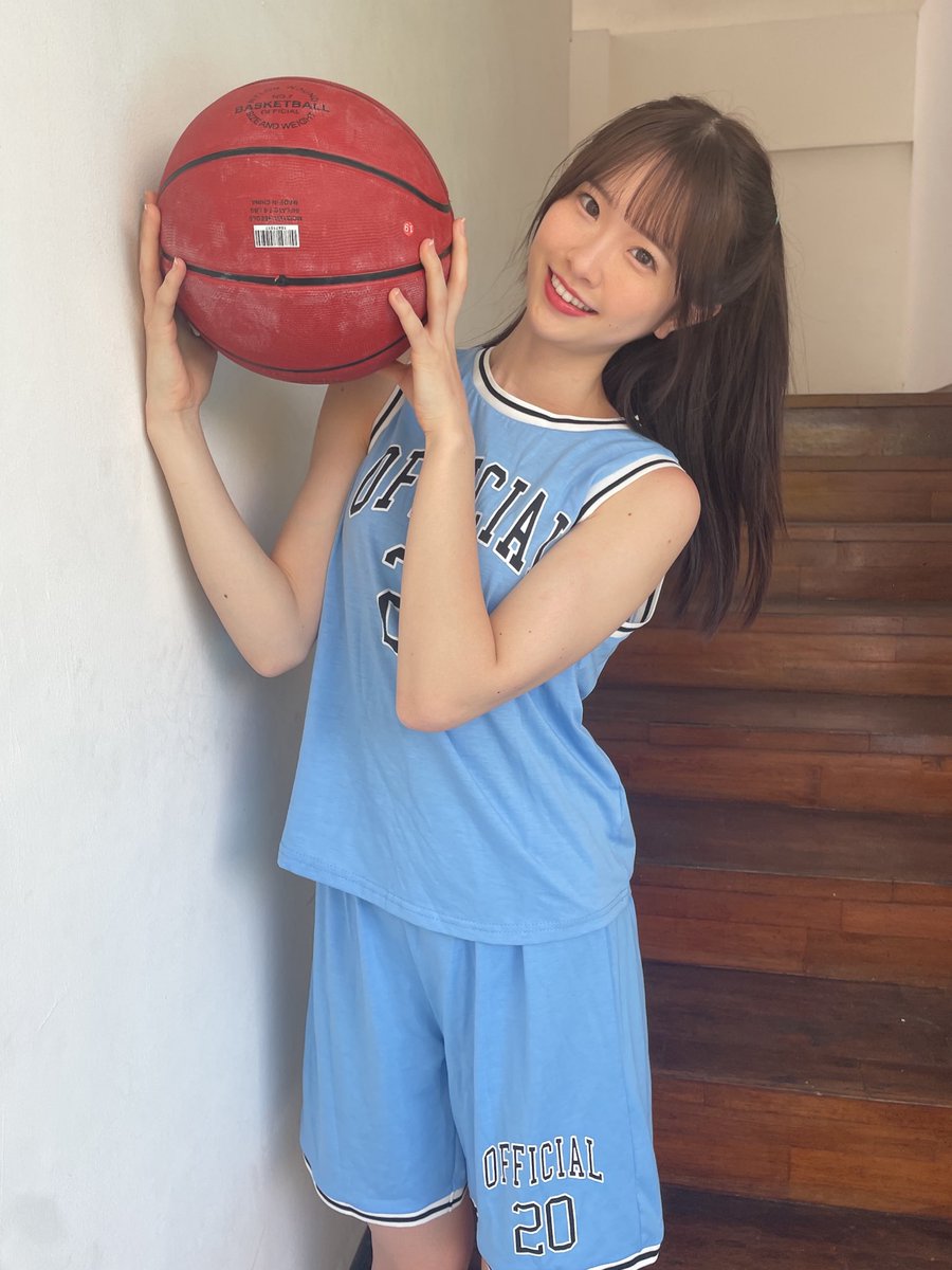 一緒にバスケする？🏀 https://t.co/loveQA5qrr